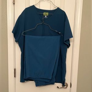 Scrubs Plus size 3X Top & 3X Petite pants, Teal